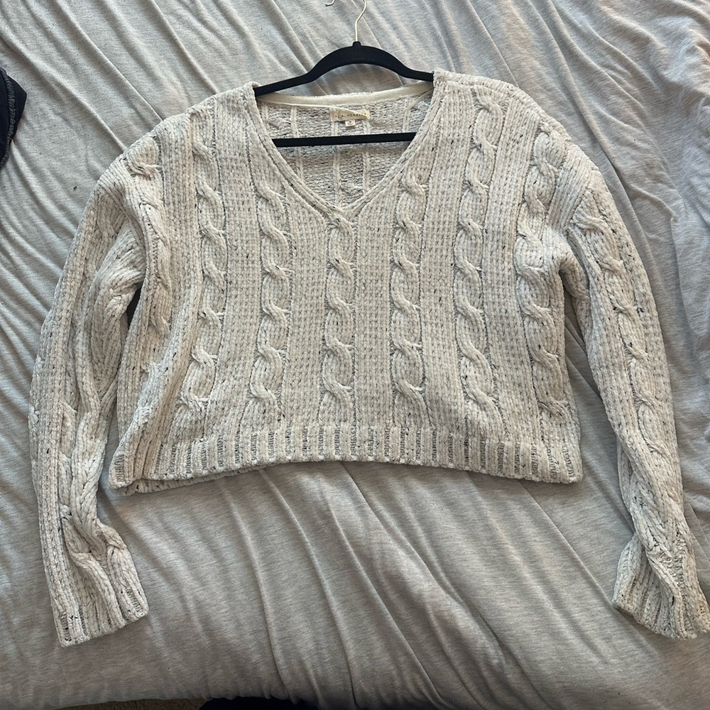 Pacsun L.A Hearts thick knit sweater. Fuzzy material so super warm/ cozy. Size M